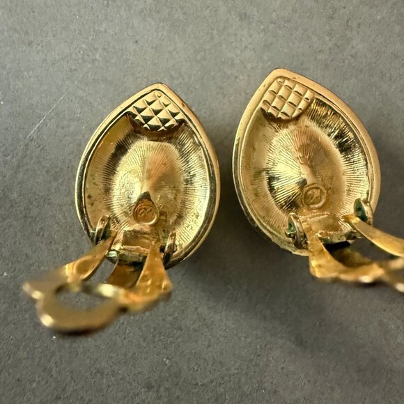 Swarovski Gold Tone Teardrop Pink Clip On Earrings - Picture 3 of 5